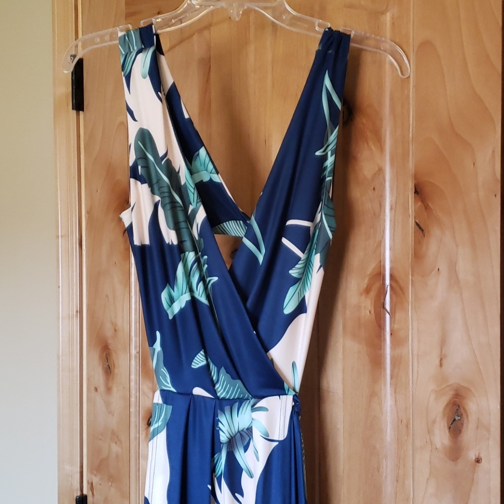 New Sexy unique Hawaiian cover dress - NWOT - Picture 3 of 6